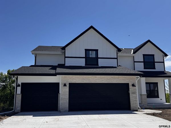 12613 Cooper Street, Papillion, NE 68138