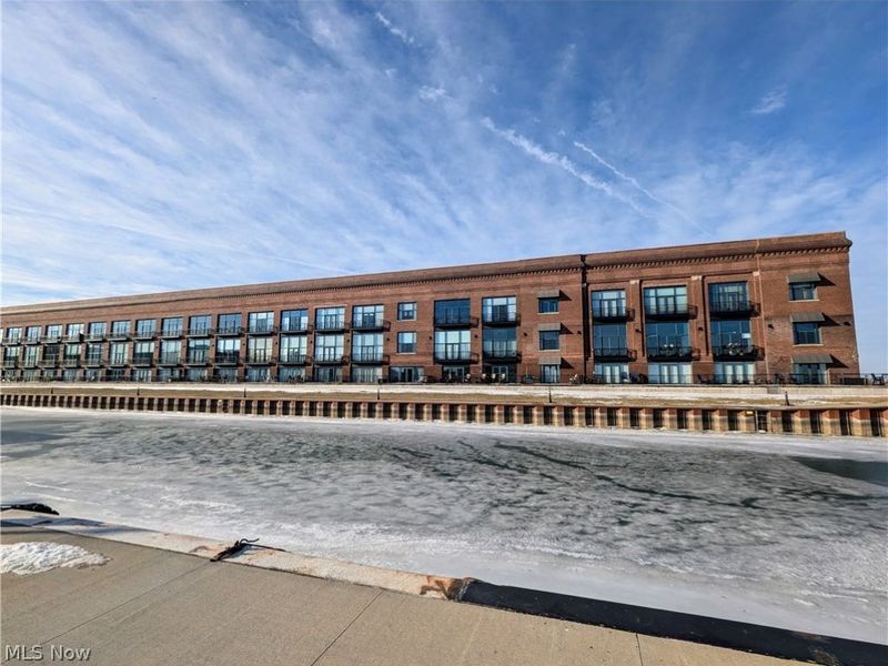 401 W SHORELINE Drive, Unit 338, Sandusky, OH 44870 Photo 1