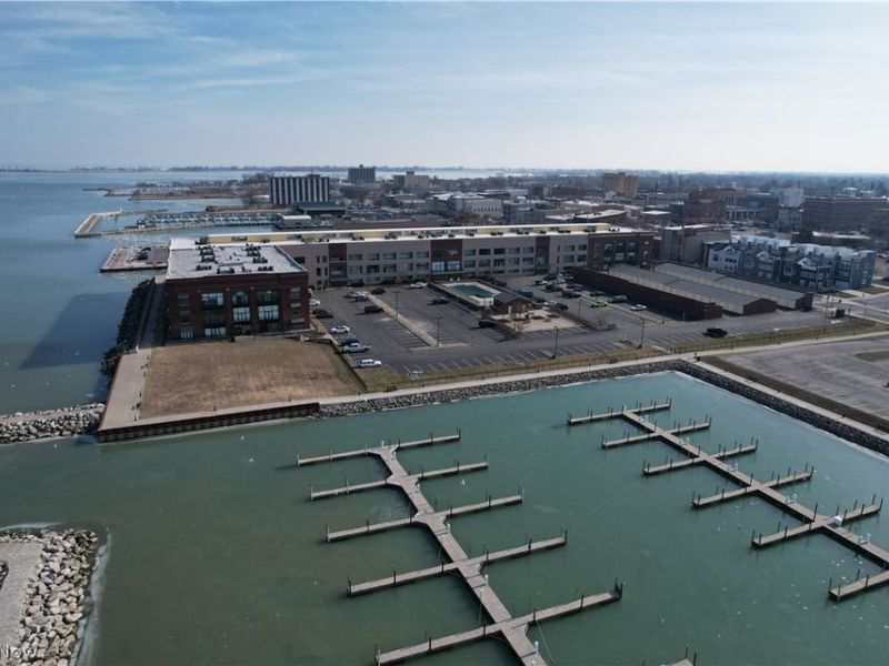 401 W SHORELINE Drive, Unit 338, Sandusky, OH 44870 Photo 17