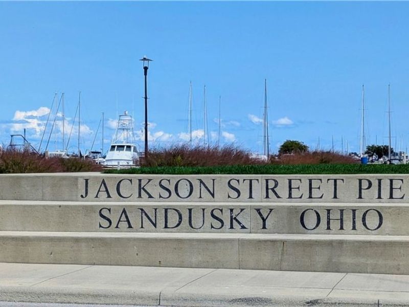 401 W SHORELINE Drive, Unit 338, Sandusky, OH 44870 Photo 5