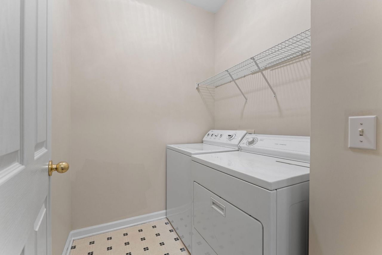 7 Hickory Hollow Court Photo 25
