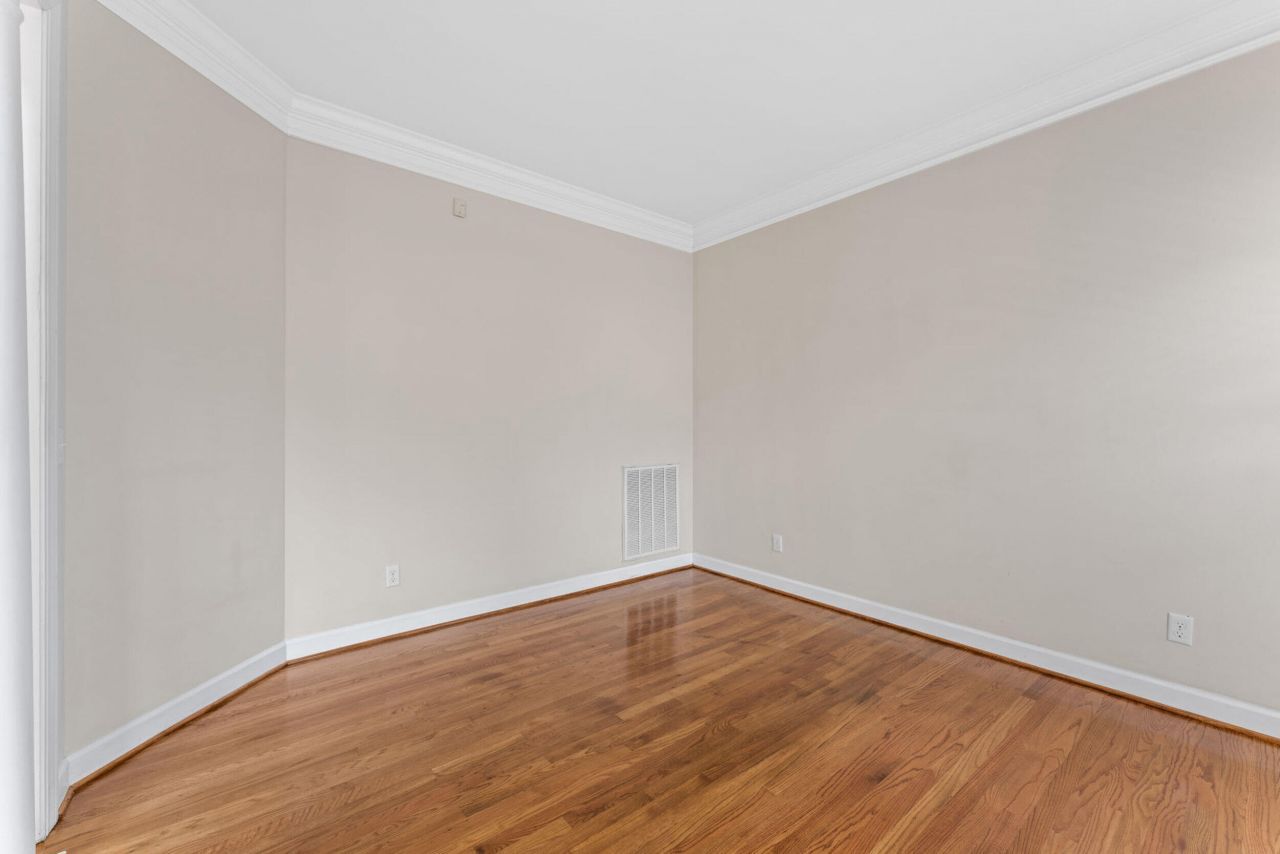 7 Hickory Hollow Court Photo 8