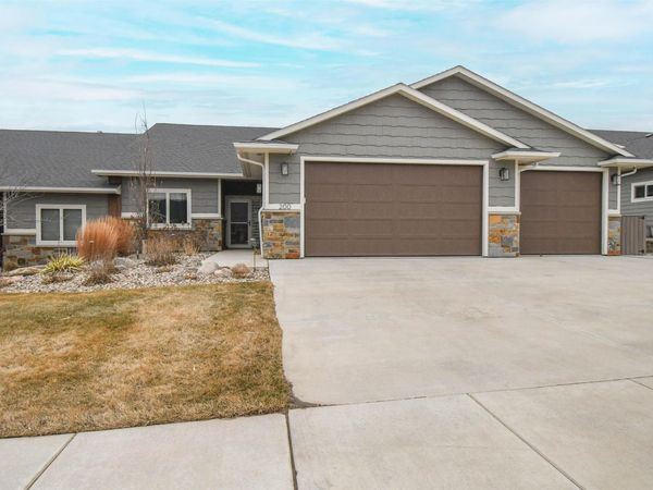 200 N Pine Lake Dr, Sioux Falls, SD 57110