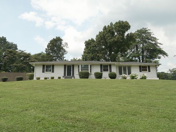 301 Bramblewood Dr, Nashville, TN 37211