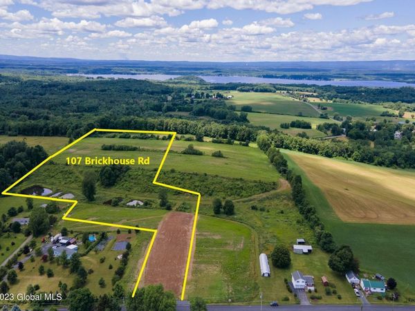 107 Brickhouse Road, Stillwater, NY 12170