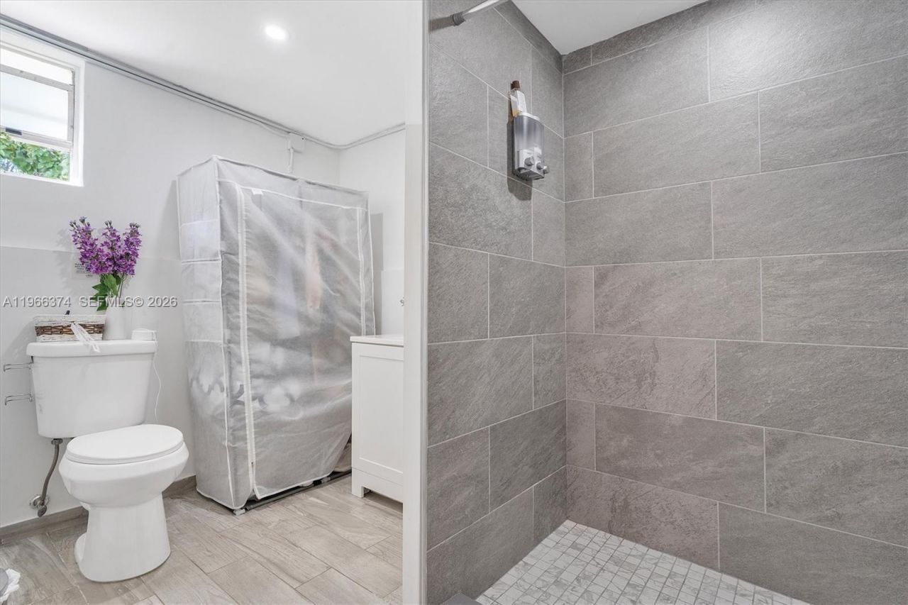 2231 SW 17th St, Miami, FL 33145 Photo