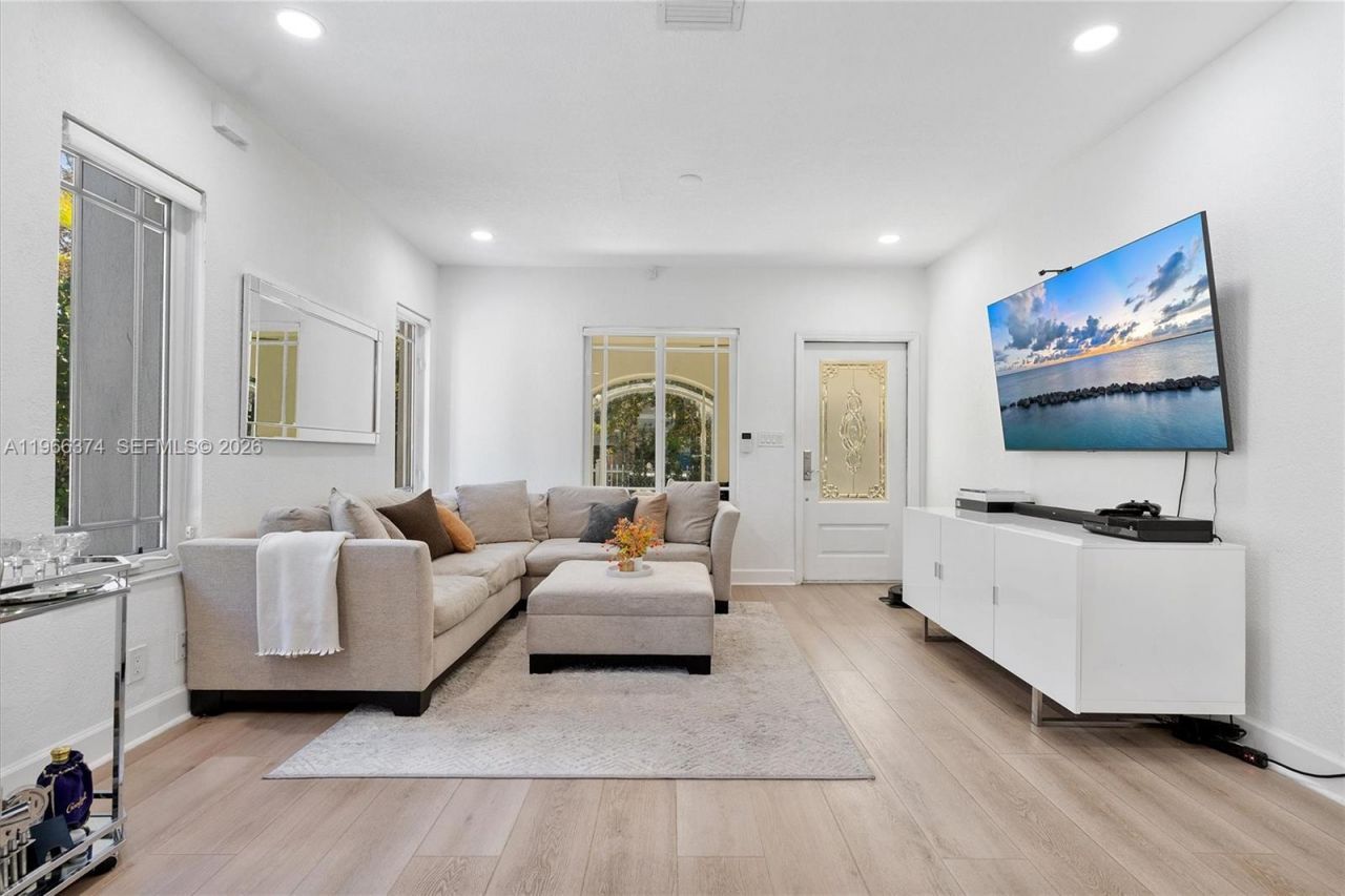 2231 SW 17th St, Miami, FL 33145 Photo