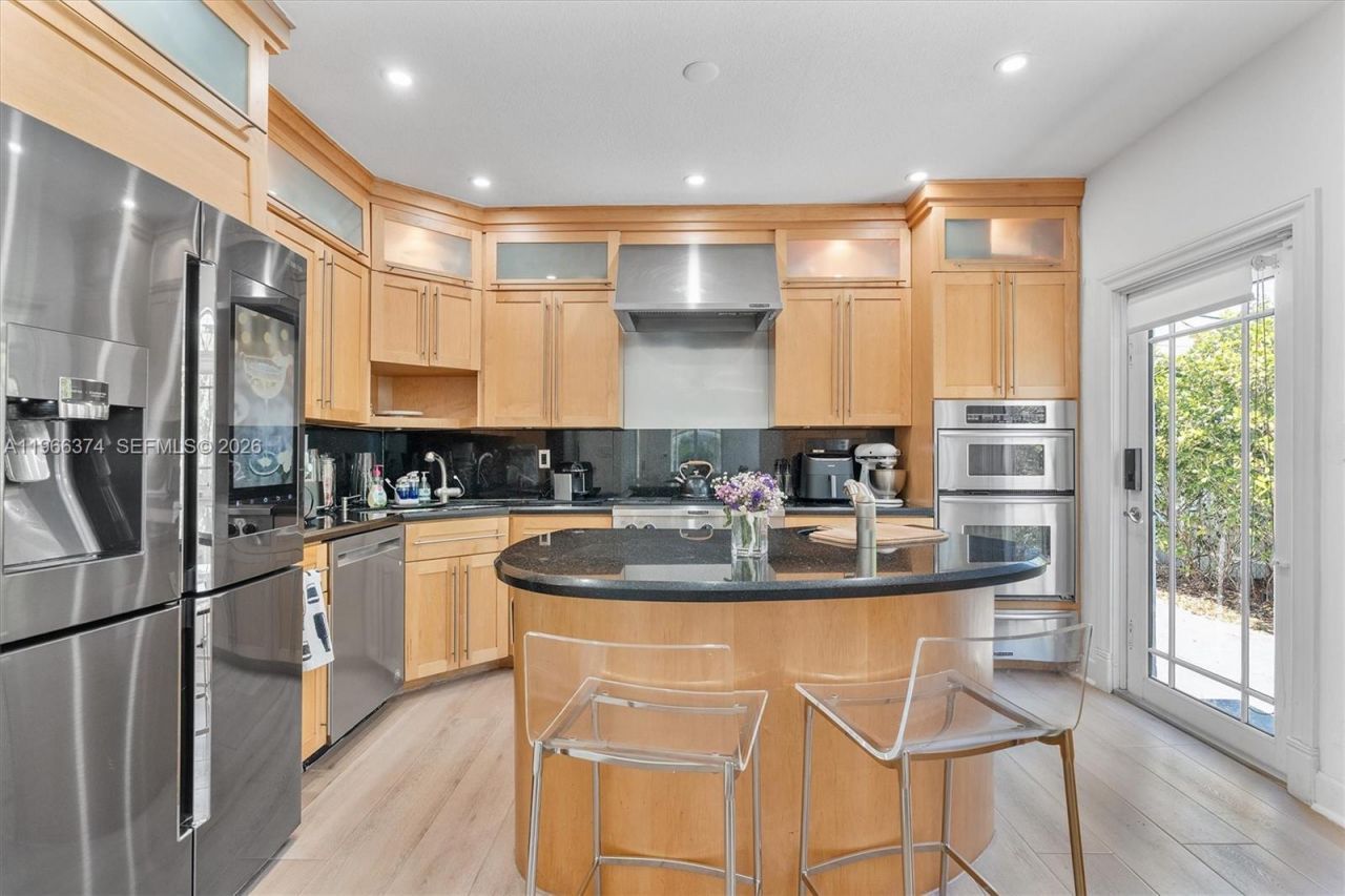 2231 SW 17th St, Miami, FL 33145 Photo