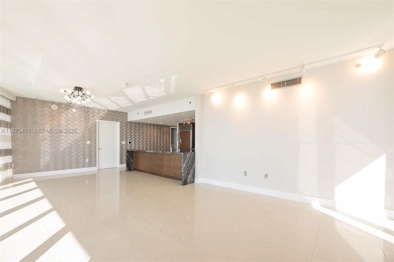 465 Brickell Ave, Unit 4301, Miami, FL 33131 Photo