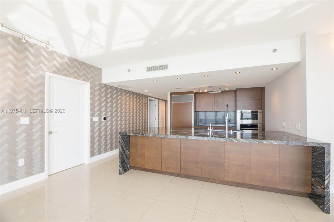 465 Brickell Ave, Unit 4301, Miami, FL 33131 Photo