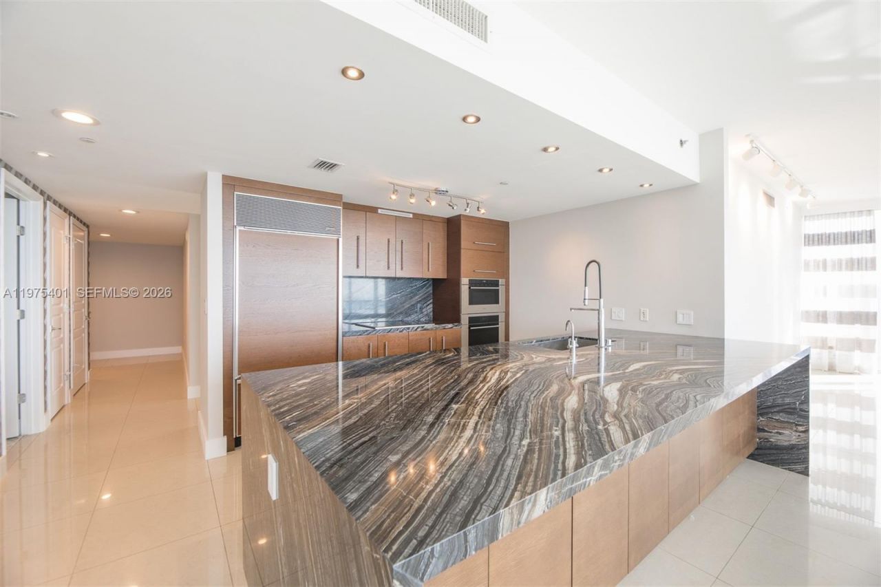 465 Brickell Ave, Unit 4301, Miami, FL 33131 Photo