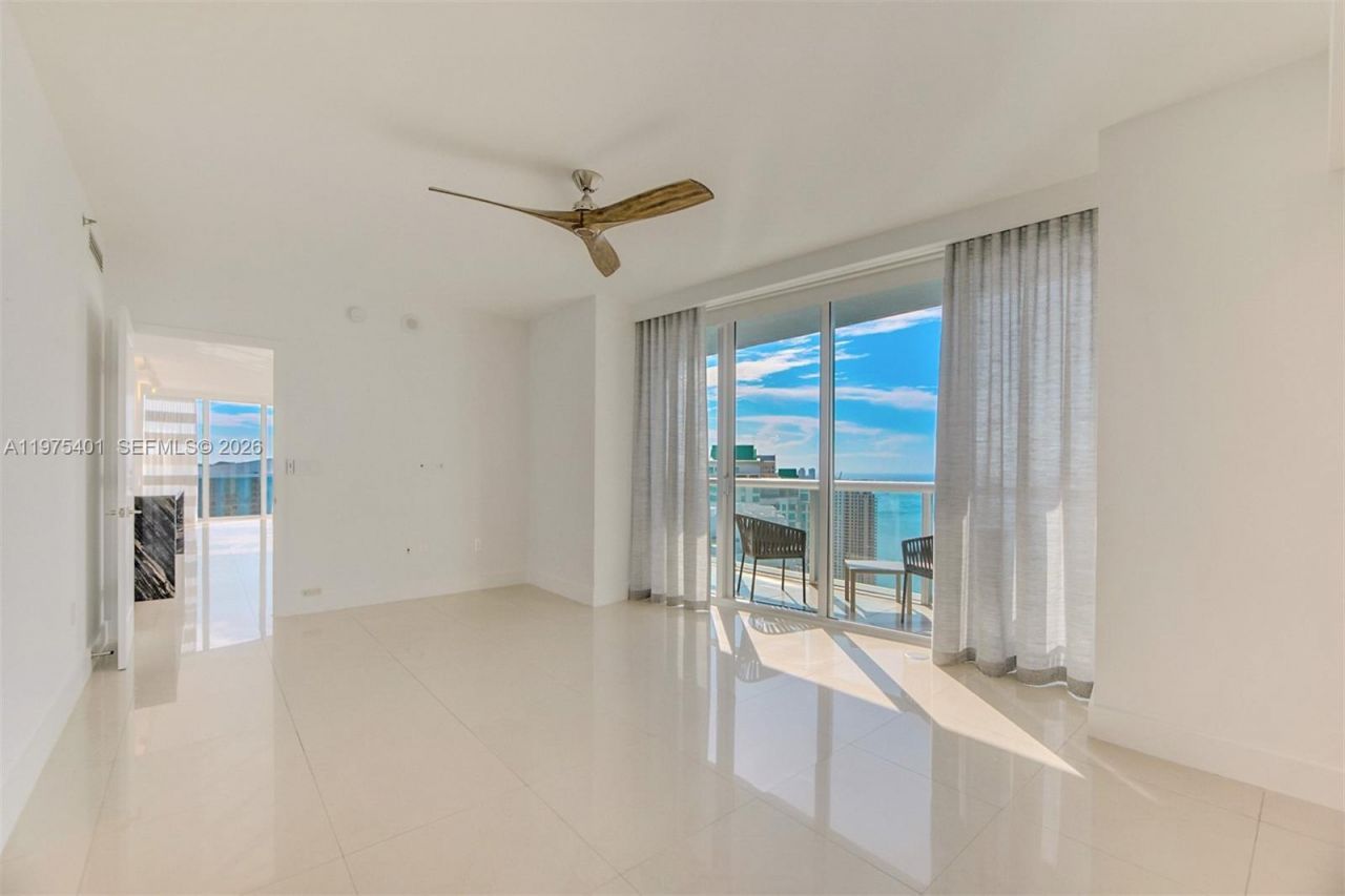 465 Brickell Ave, Unit 4301, Miami, FL 33131 Photo