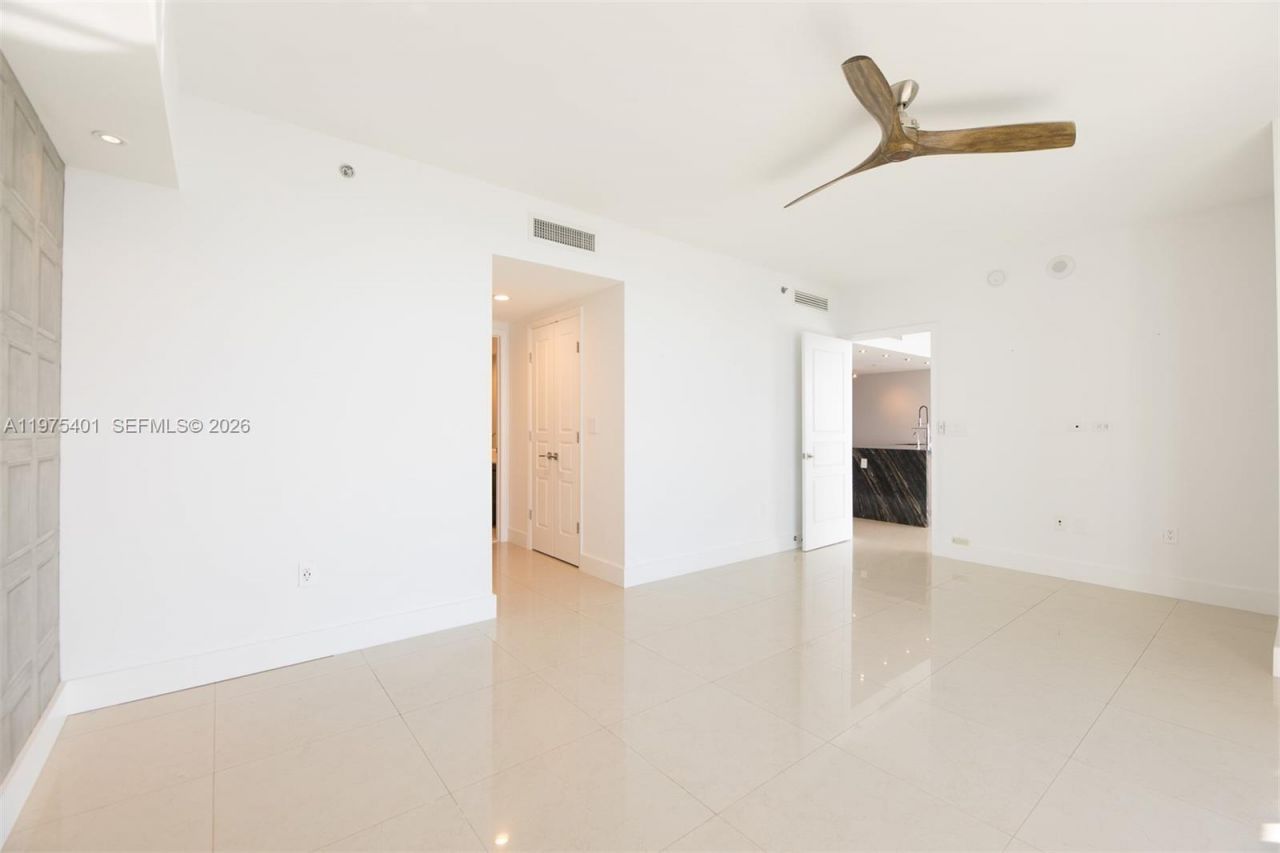 465 Brickell Ave, Unit 4301, Miami, FL 33131 Photo