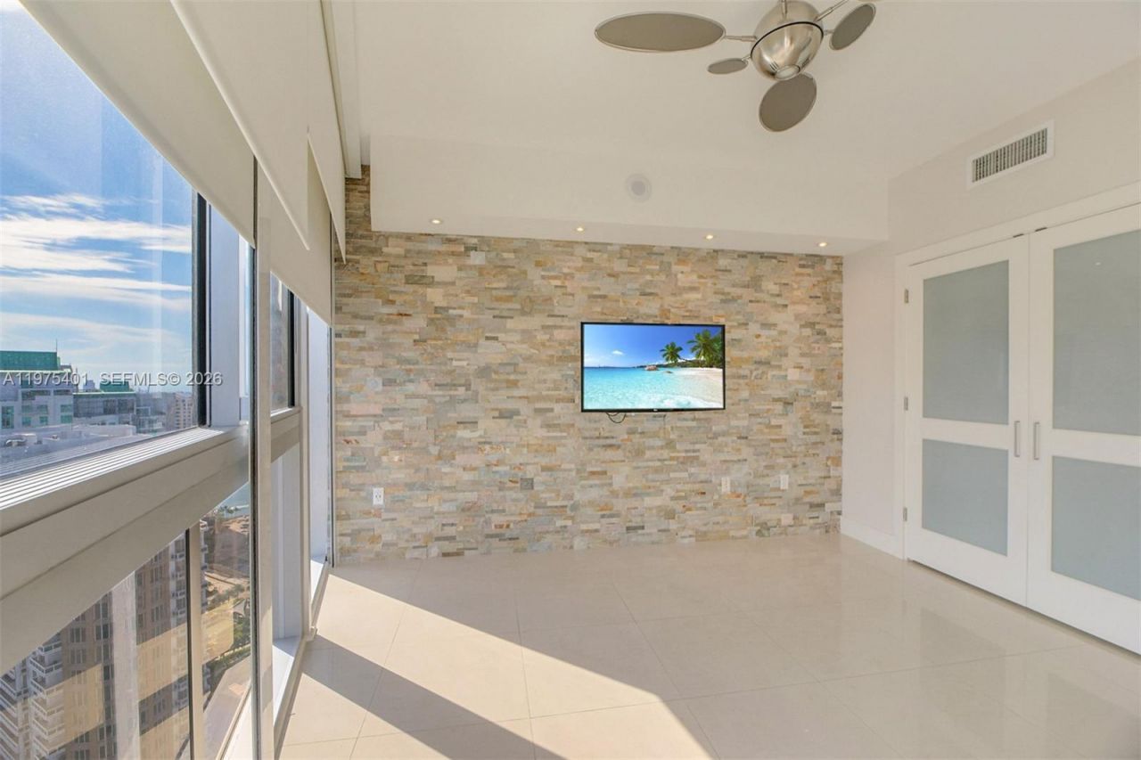 465 Brickell Ave, Unit 4301, Miami, FL 33131 Photo