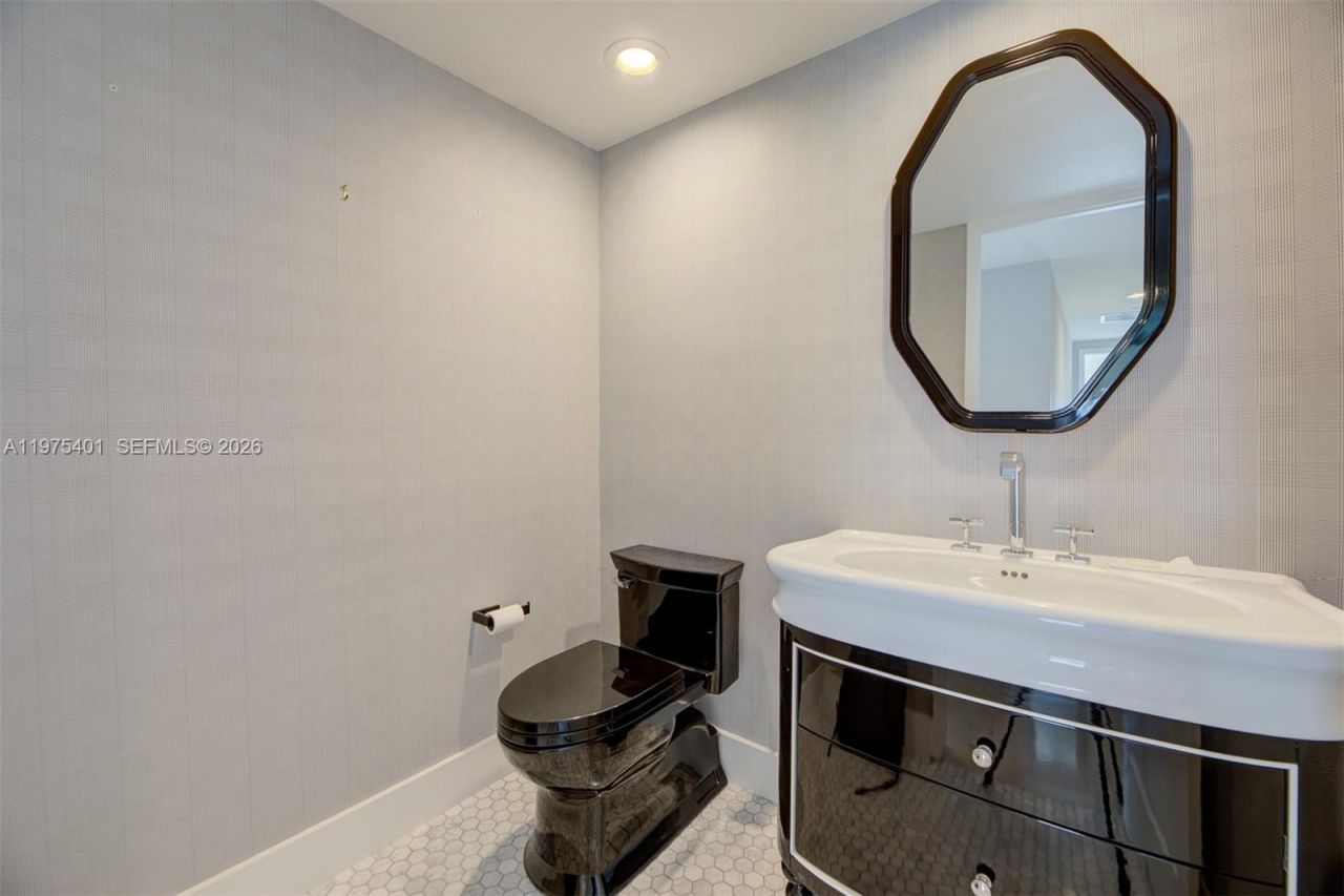 465 Brickell Ave, Unit 4301, Miami, FL 33131 Photo