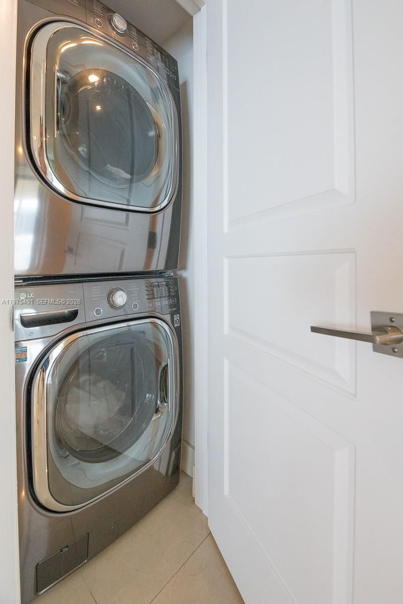 465 Brickell Ave, Unit 4301, Miami, FL 33131 Photo