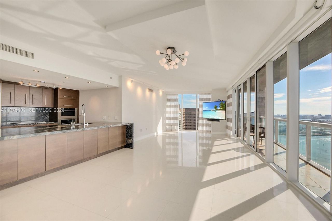 465 Brickell Ave, Unit 4301, Miami, FL 33131 Photo