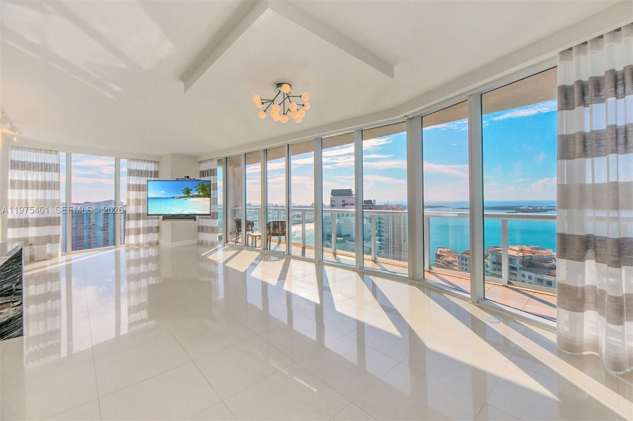 465 Brickell Ave, Unit 4301, Miami, FL 33131 Photo