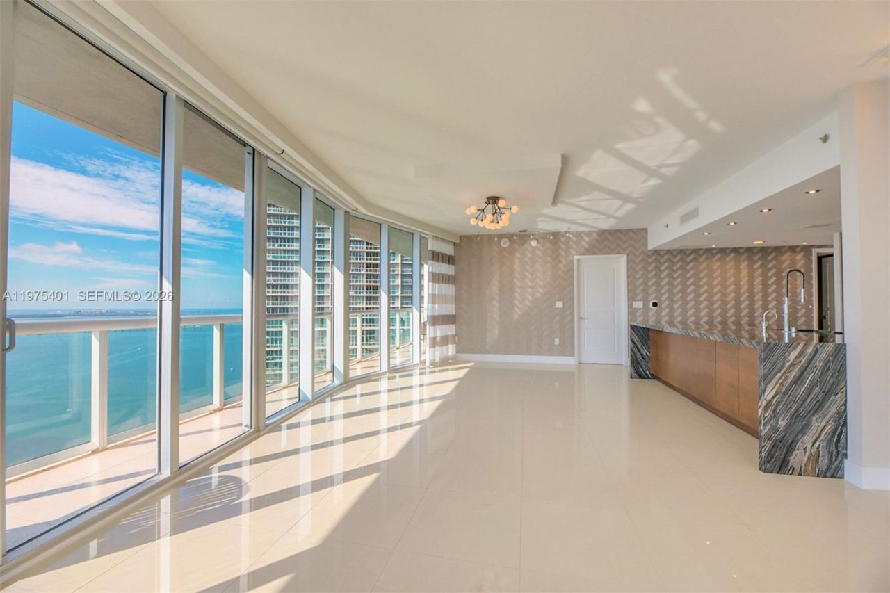 465 Brickell Ave, Unit 4301, Miami, FL 33131 Photo