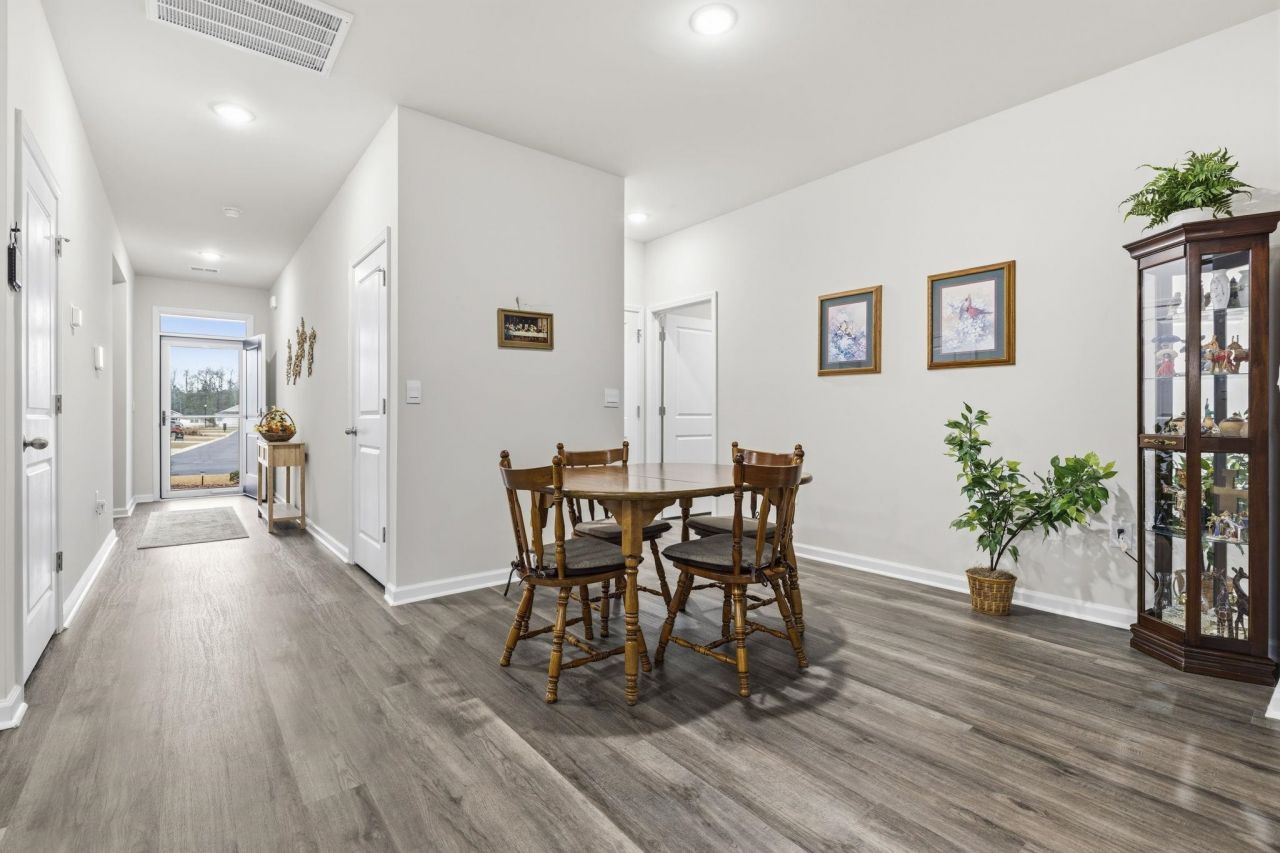 212 Columbus St.  Photo 10