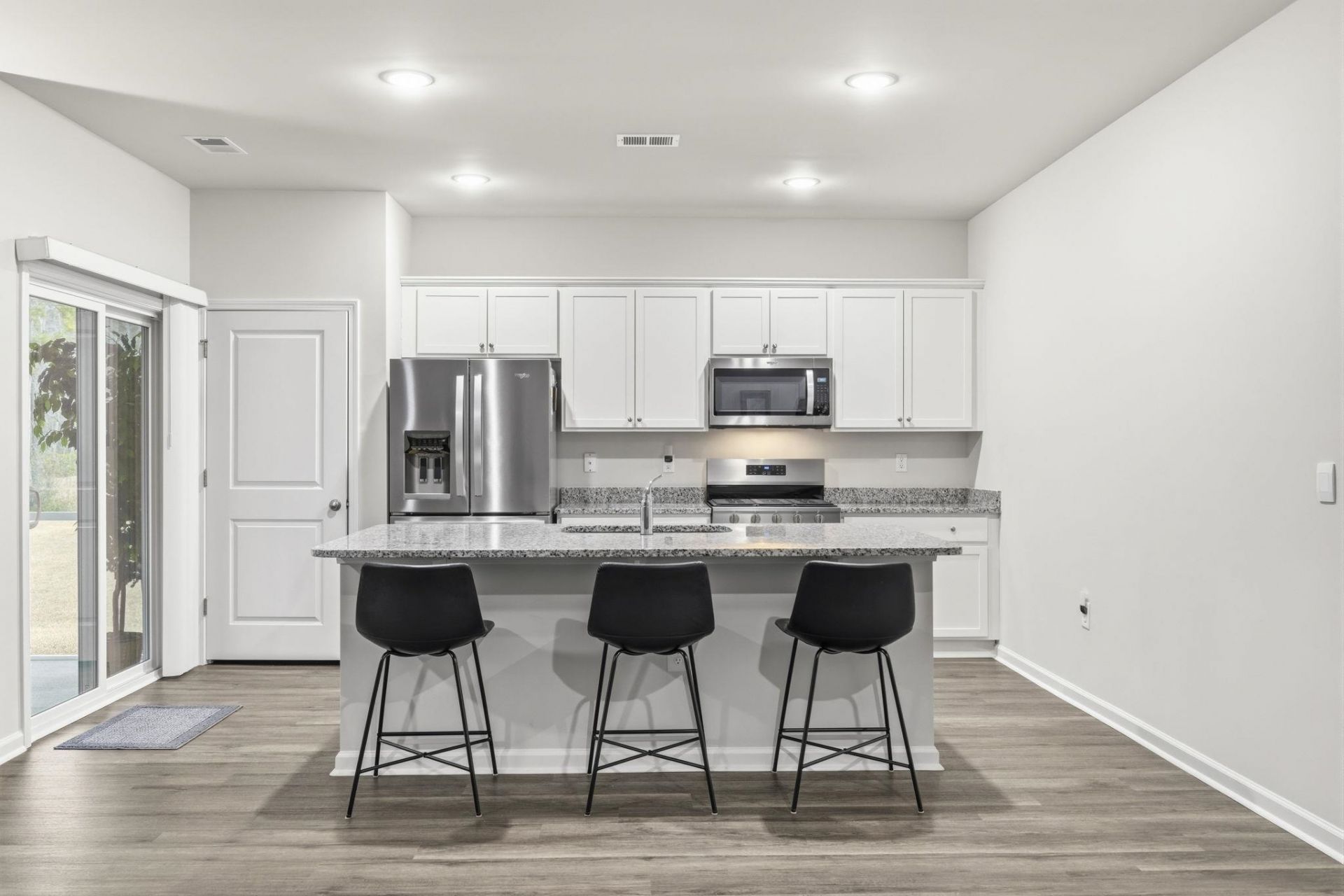 212 Columbus St. Photo 11