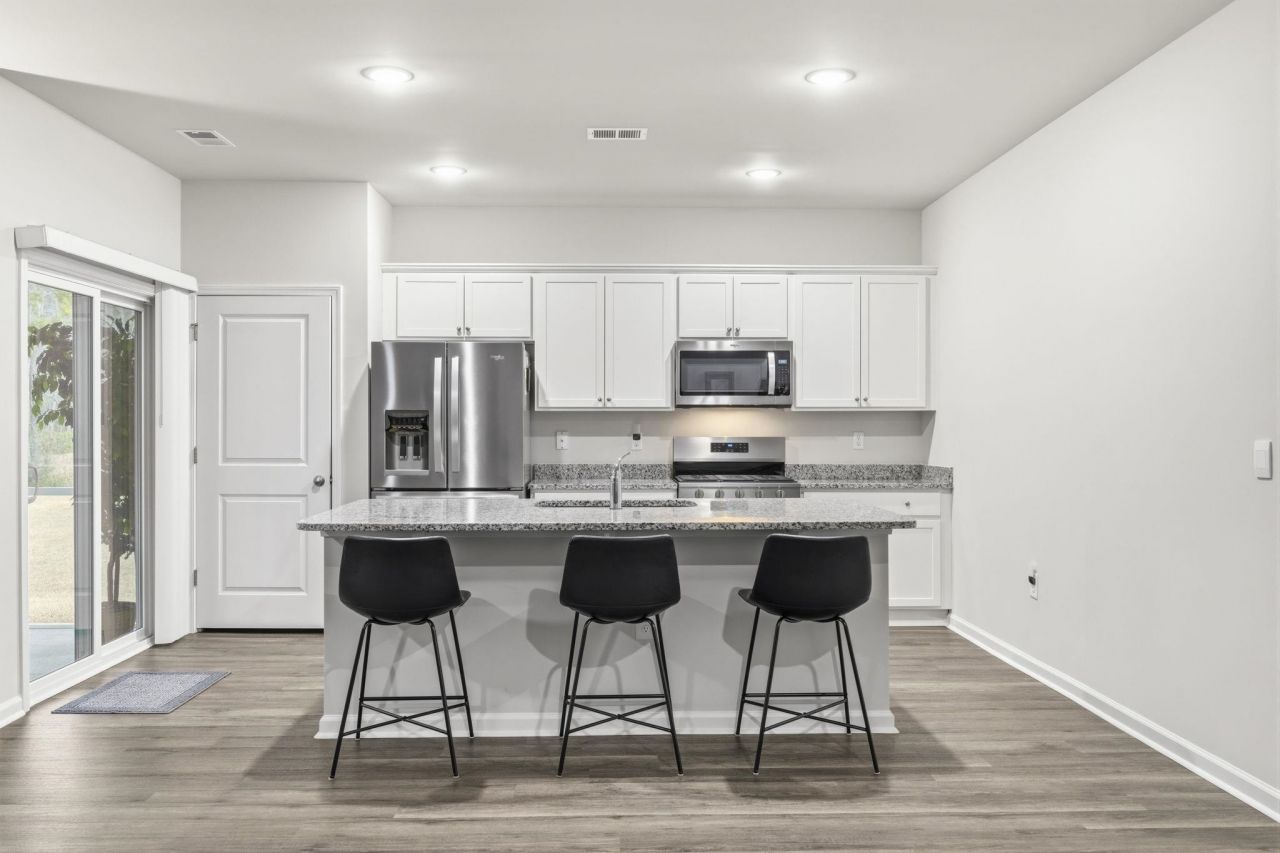 212 Columbus St.  Photo 12