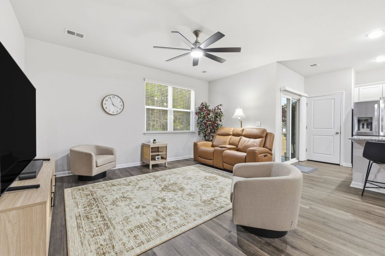 212 Columbus St.  Photo 15