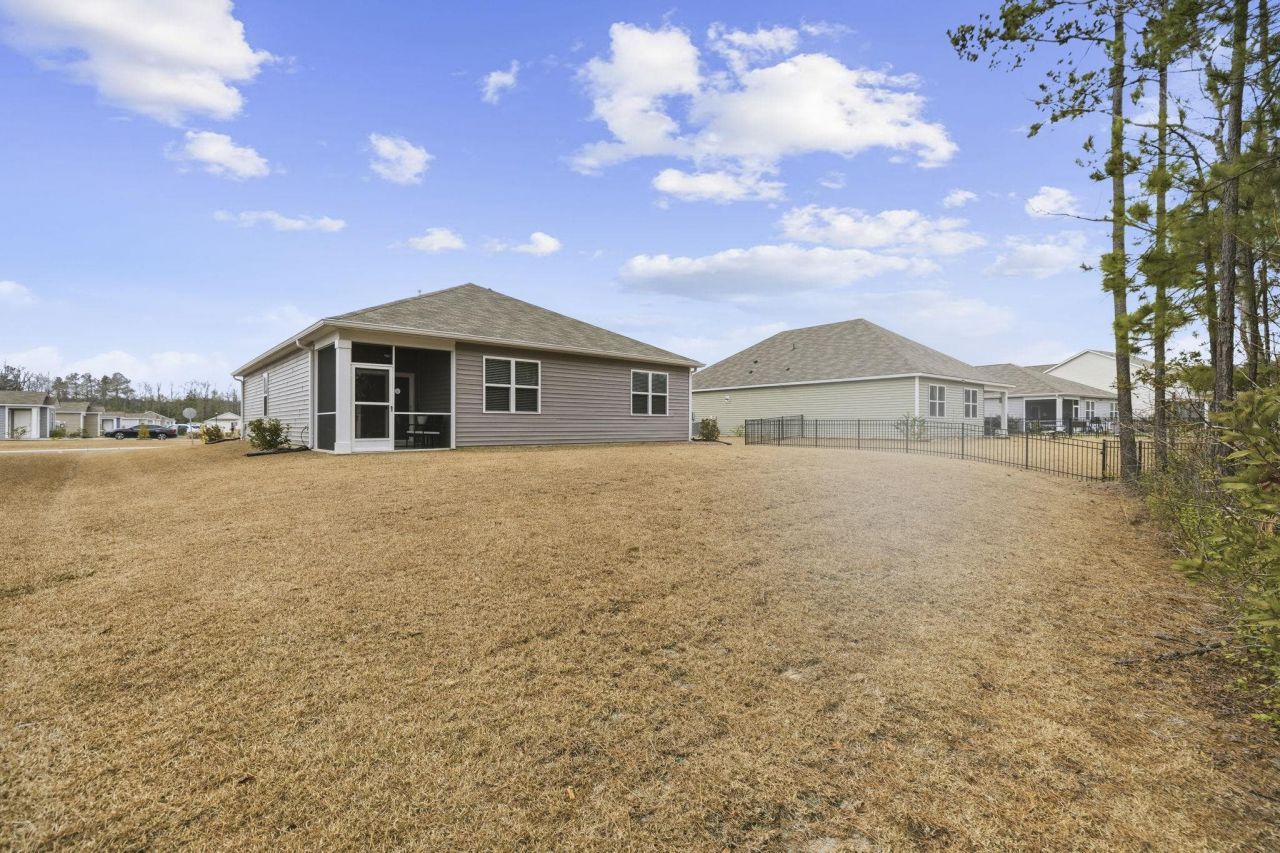 212 Columbus St. Photo 30