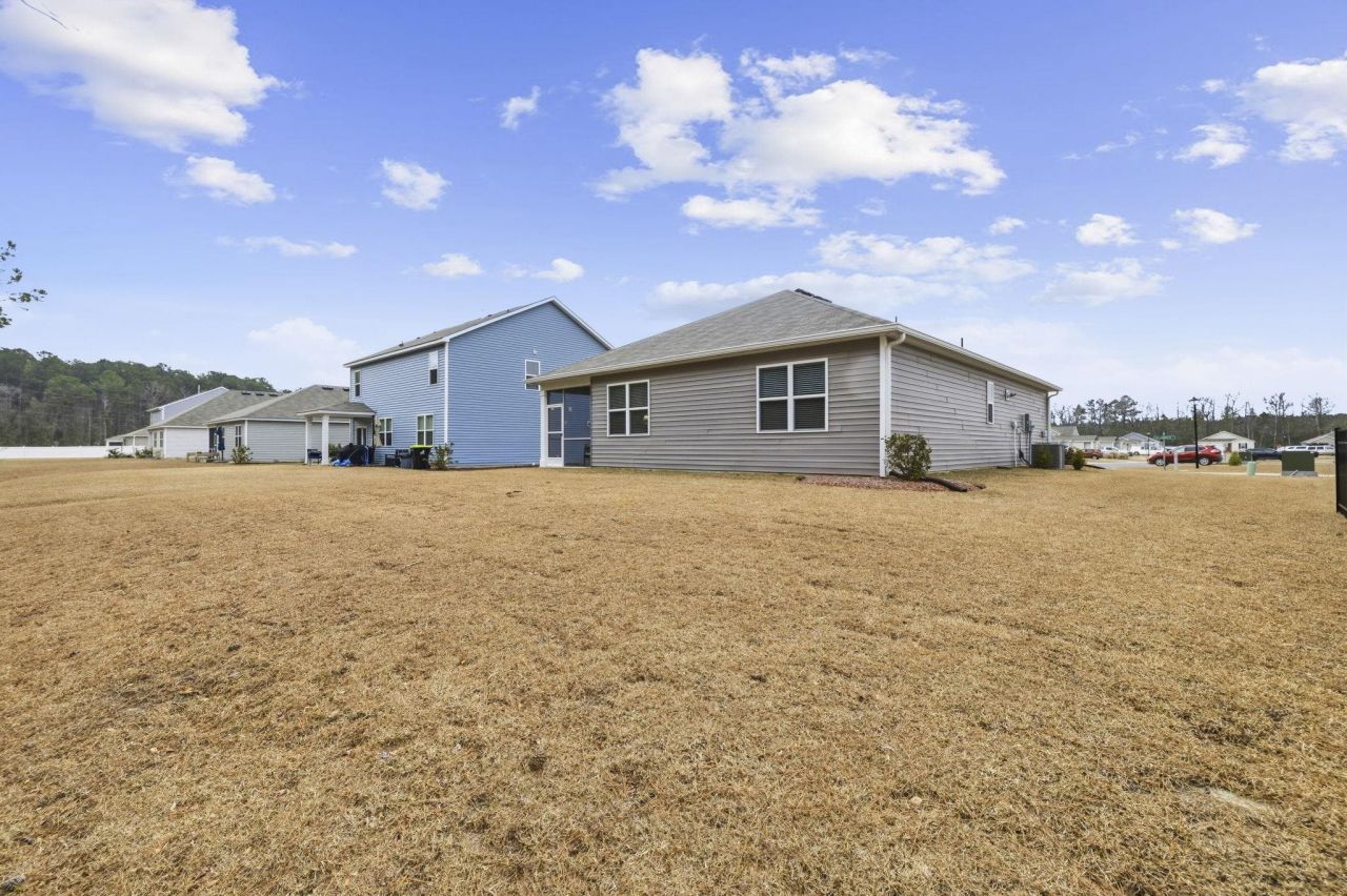 212 Columbus St. Photo 31