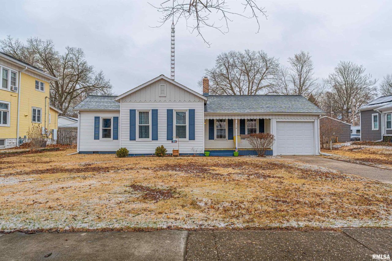 310 Pekin Street, Lincoln, IL 62656 Main Photo