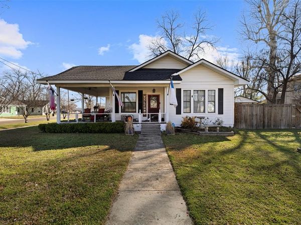 217 N Montgomery Street, Gilmer, TX 75644