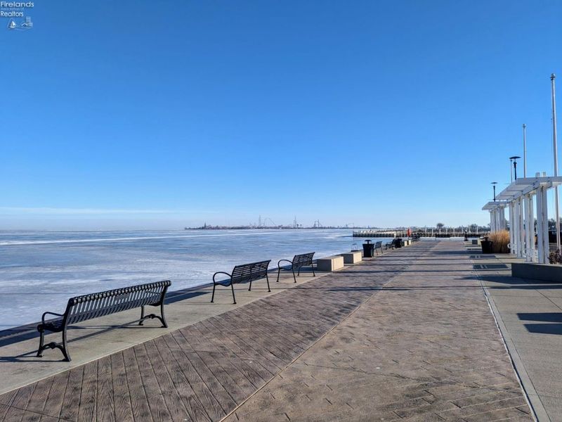401 W SHORELINE Drive, Unit 338, Sandusky, OH 44870 Photo 6