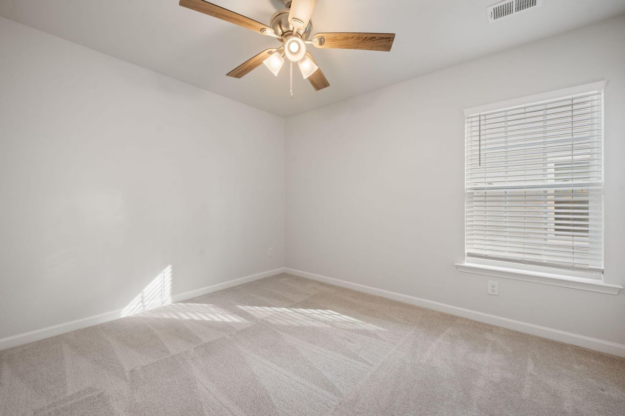 127 Lakestone Road Photo 30