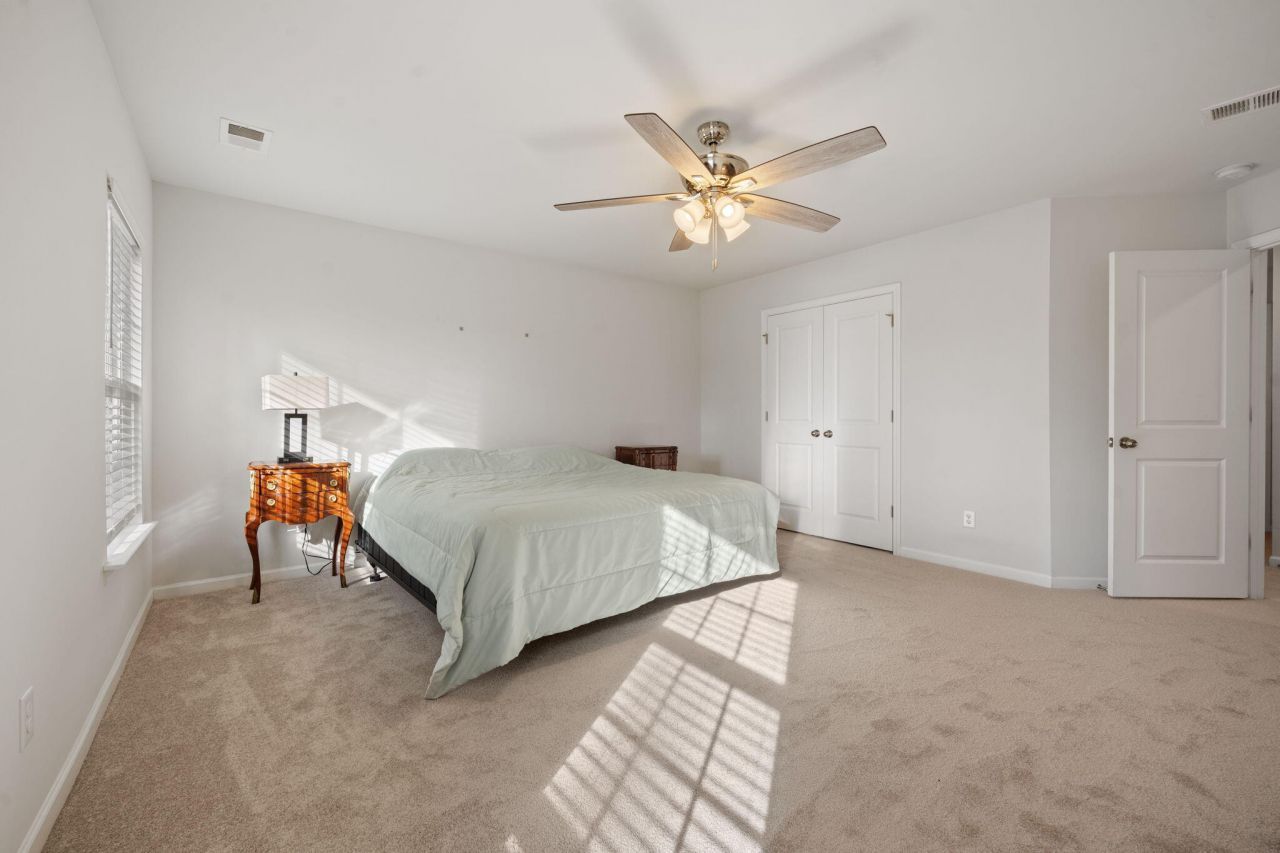 127 Lakestone Road Photo 32