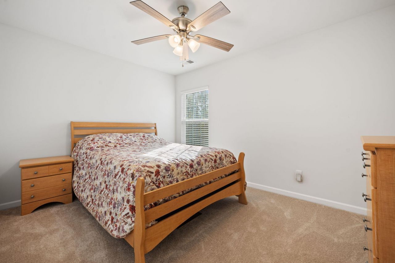 127 Lakestone Road Photo 33