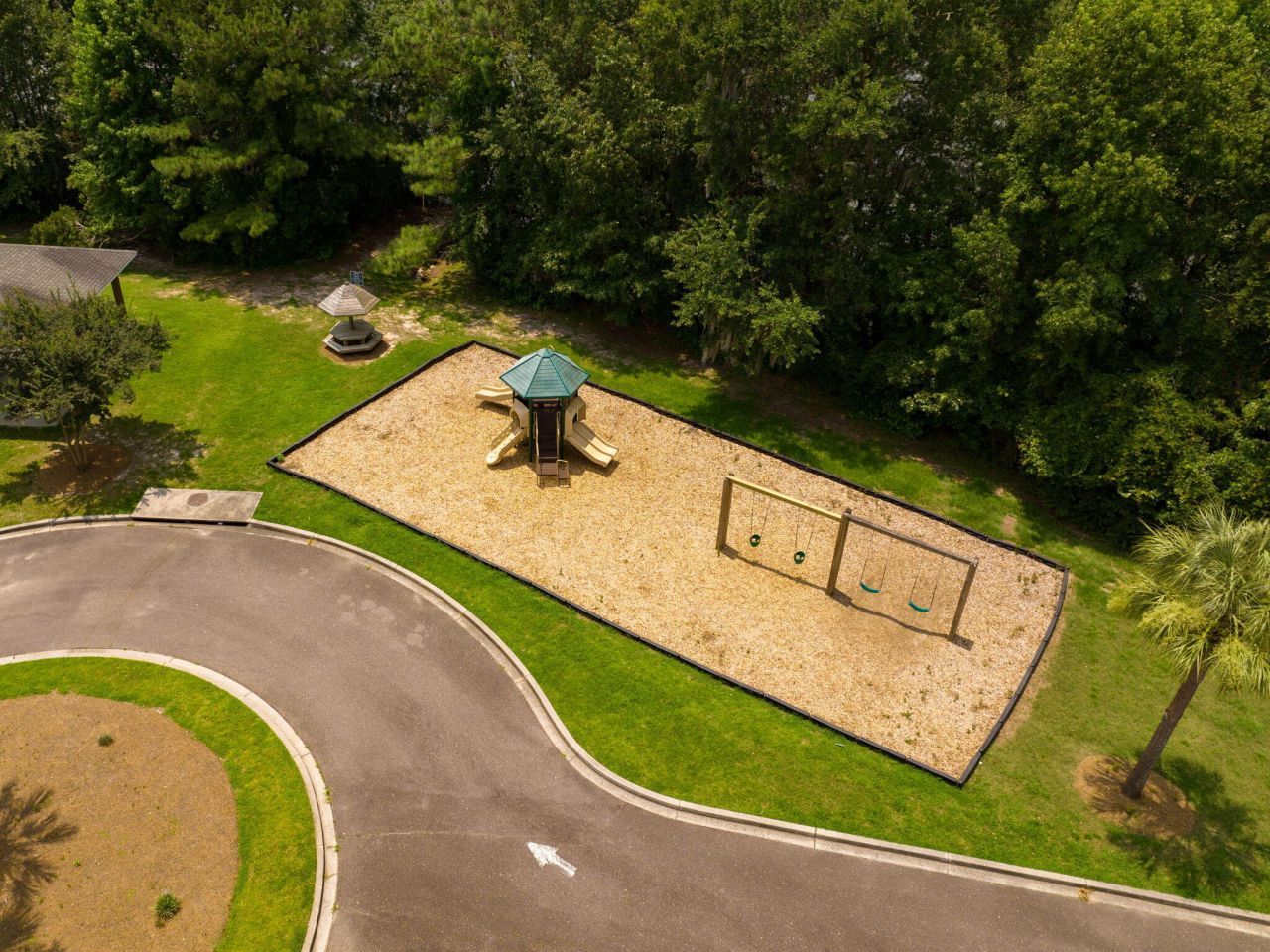 127 Lakestone Road Photo 45