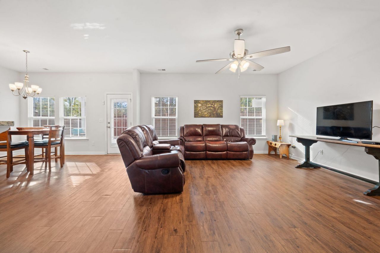 127 Lakestone Road Photo 48