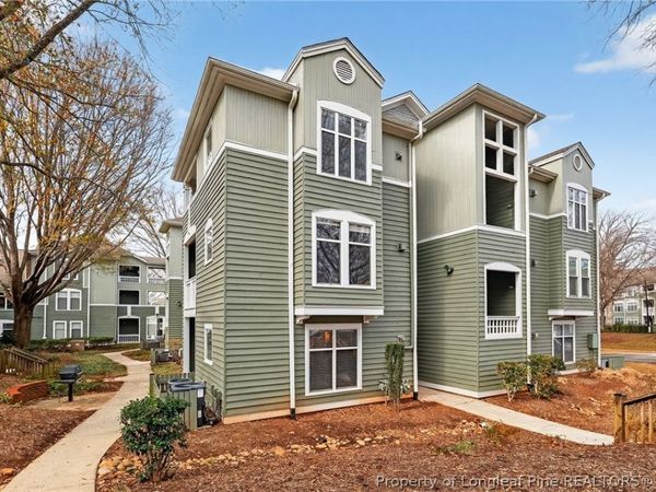 1221 Westview Lane , Unit 301, Raleigh, NC 27605