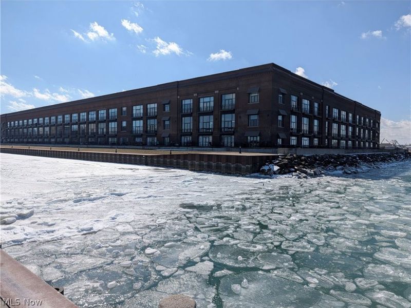 401 W SHORELINE Drive, Unit 312, Sandusky, OH 44870 Photo 1