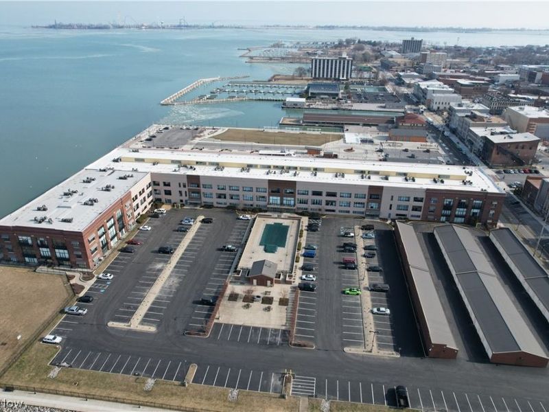 401 W SHORELINE Drive, Unit 312, Sandusky, OH 44870 Photo 14