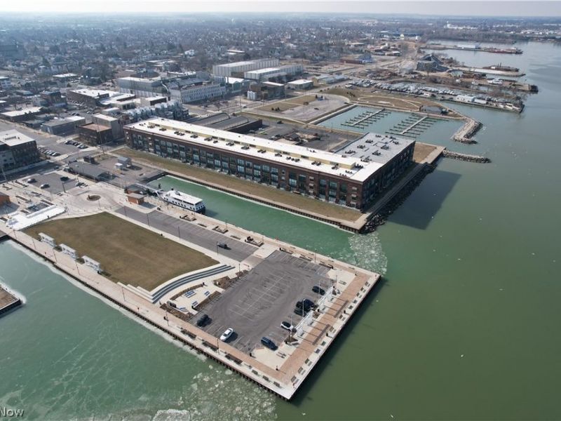 401 W SHORELINE Drive, Unit 312, Sandusky, OH 44870 Photo 15