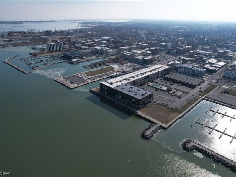 401 W SHORELINE Drive, Unit 312, Sandusky, OH 44870 Photo 16