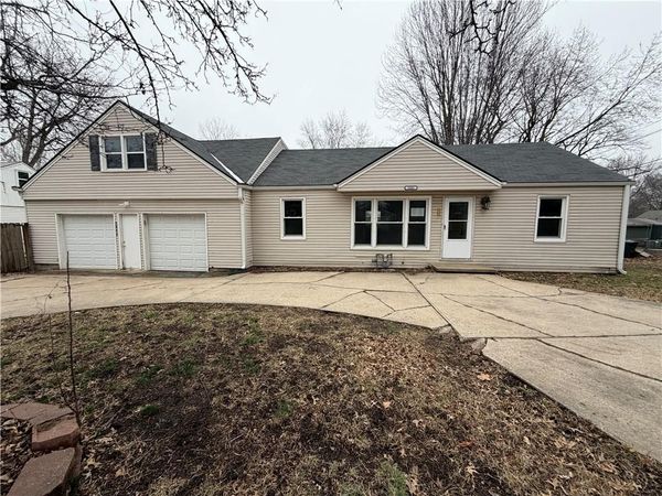 5805 Ridgeway Avenue, Kansas City, MO 64133