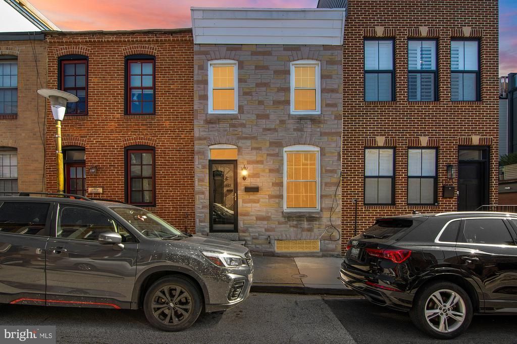 1121 S Decker Avenue S, Baltimore, MD 21224 Main Photo