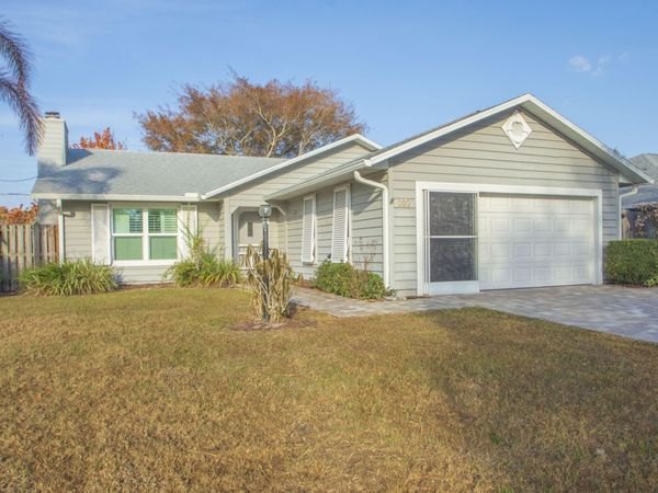 135 10th Avenue, Vero Beach, FL 32962