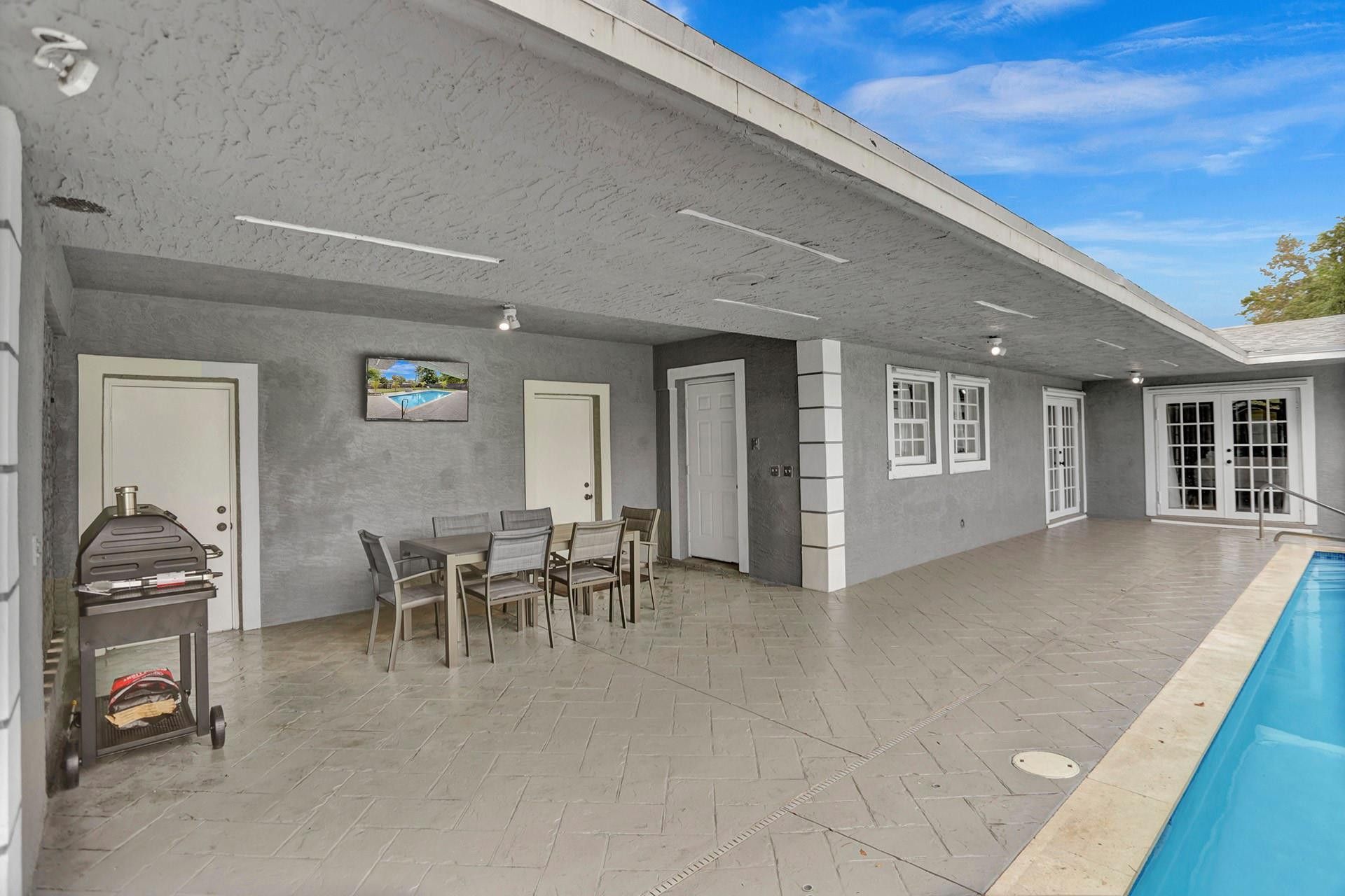 14321 NW 14th Drive, Miami, FL 33167 Photo