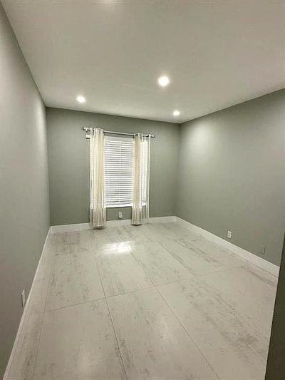 2191 NE 68th Street, Unit 403, Fort Lauderdale, FL 33308 Photo