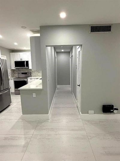 2191 NE 68th Street, Unit 403, Fort Lauderdale, FL 33308 Photo