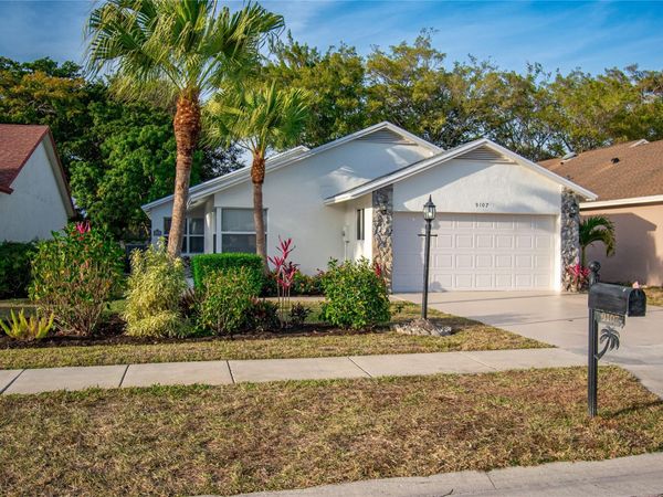 9107 Chatsworth Cascades Circle, Boca Raton, FL 33434