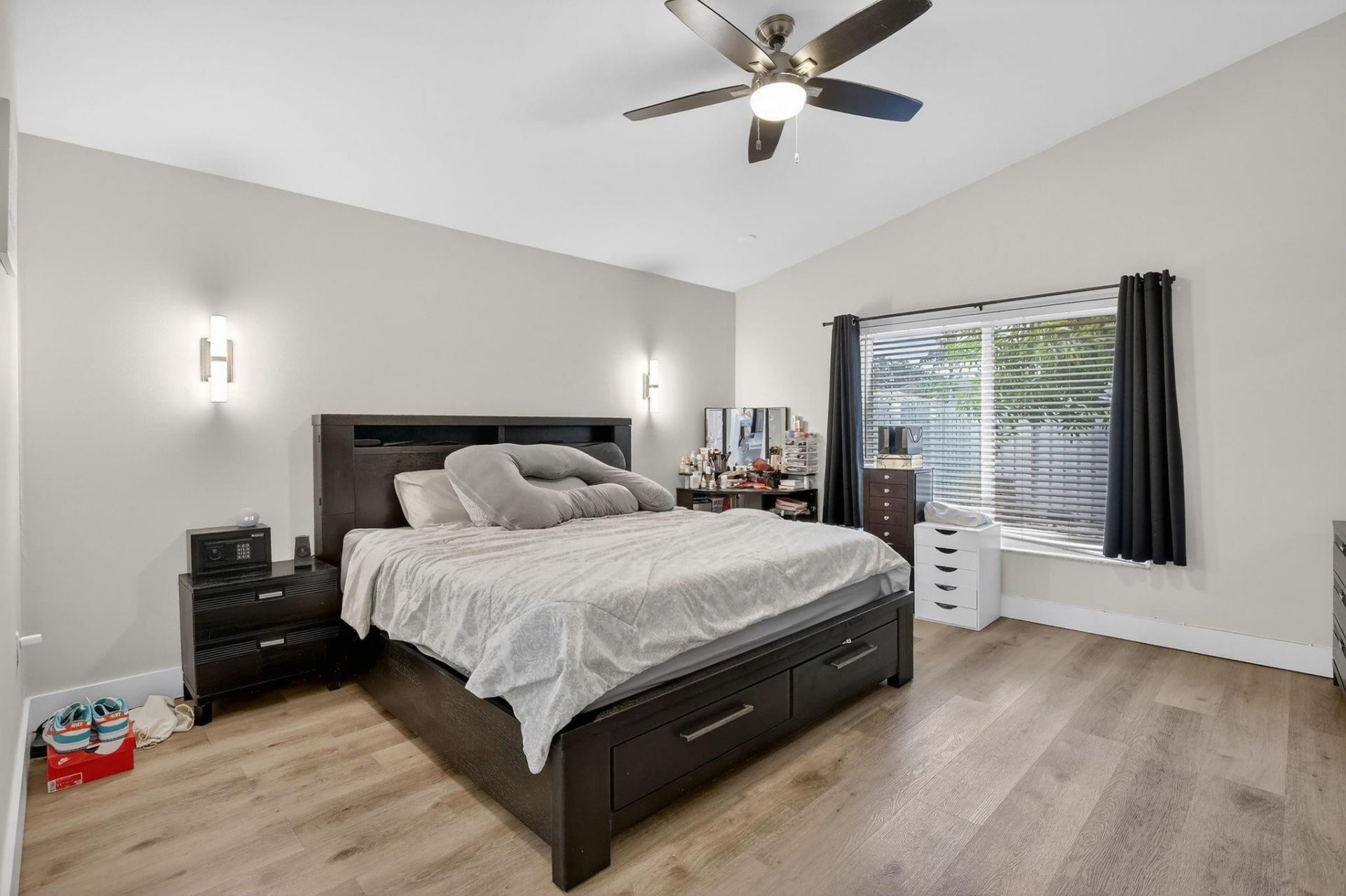 1051 NW 124th Terrace, Sunrise, FL 33323 Photo